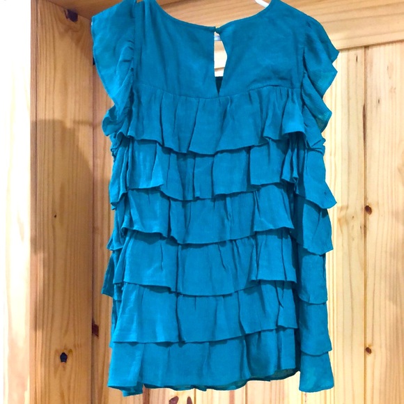Crown & Ivy Sz XL Ruffled Tank Top Women - Picture 3 of 3